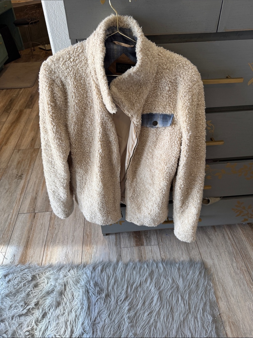Pendleton Cream Sherpa Zip Jacket with Contrast Chest Flap - Picture 2 of 9